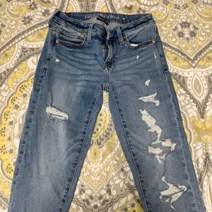 Light Wash Regular American Eagle Jeans, size 2